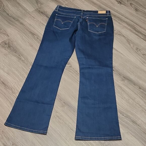 EUC Levis 515 Medium Blue Bootcut Jeans - Picture 9 of 9